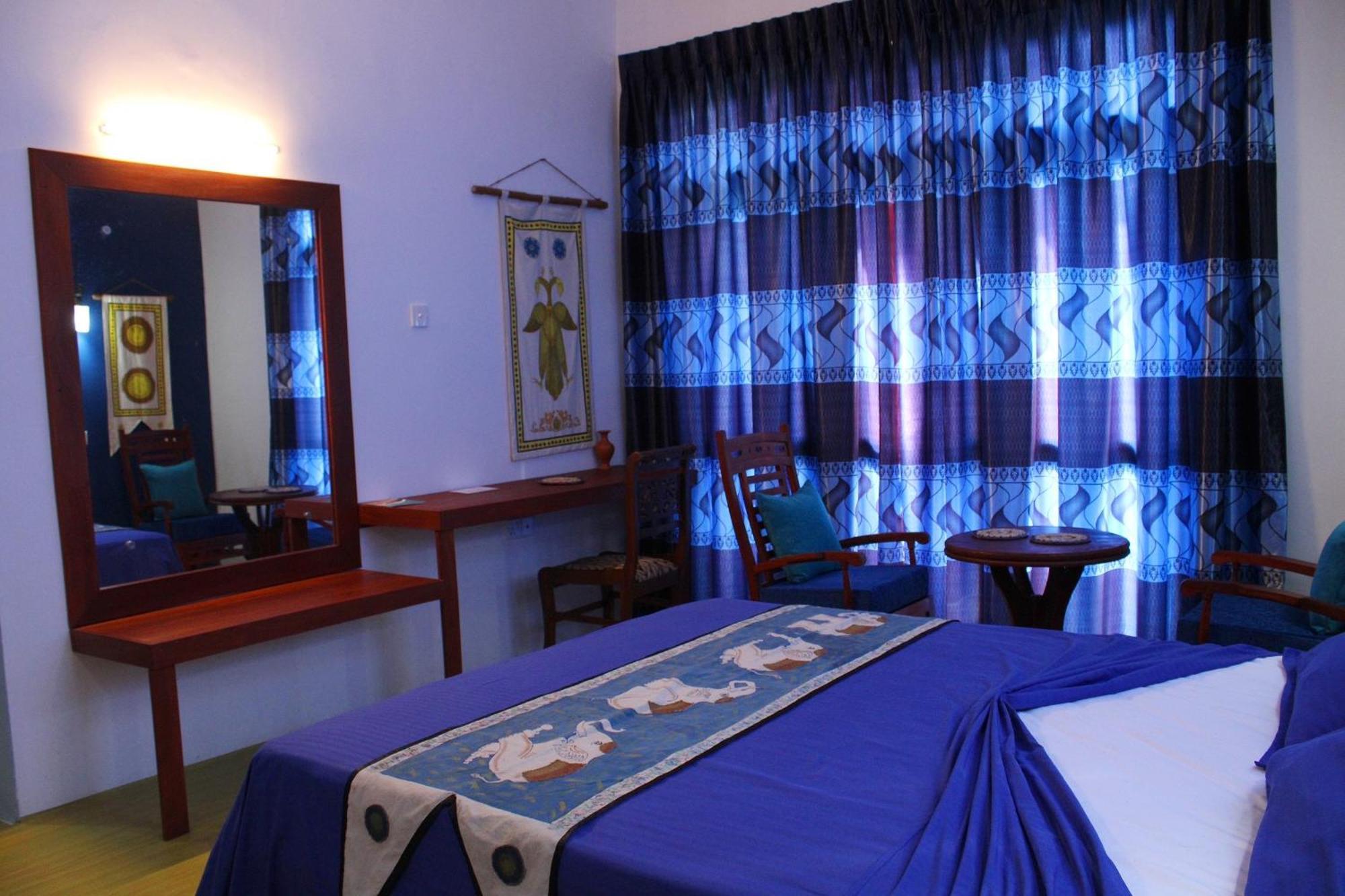Raj Mahal Inn Wadduwa Exterior photo