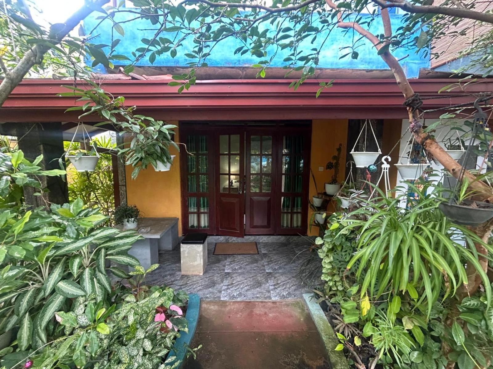 Raj Mahal Inn Wadduwa Exterior photo